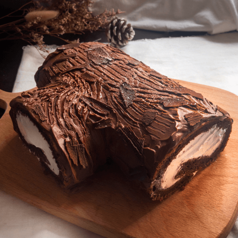 Easy Chocolate Yule Log Cake